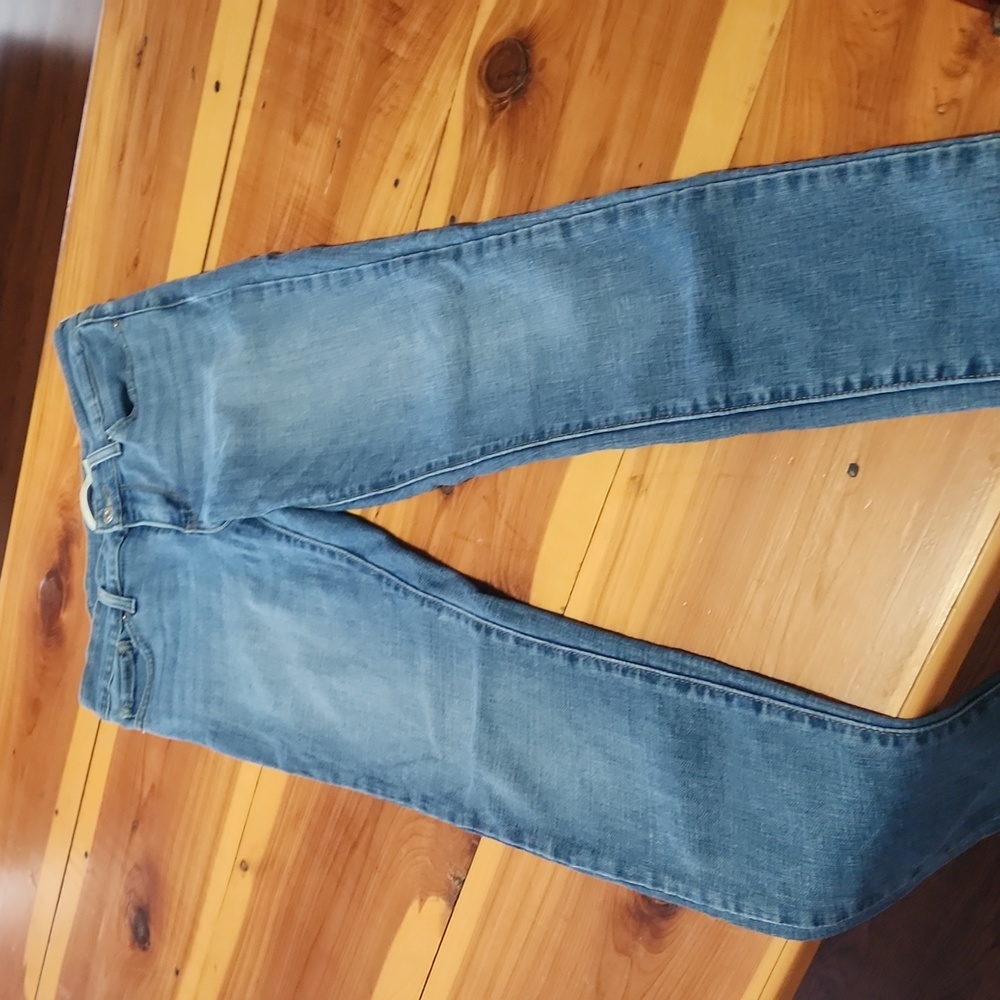 711 Levi skinny jeans